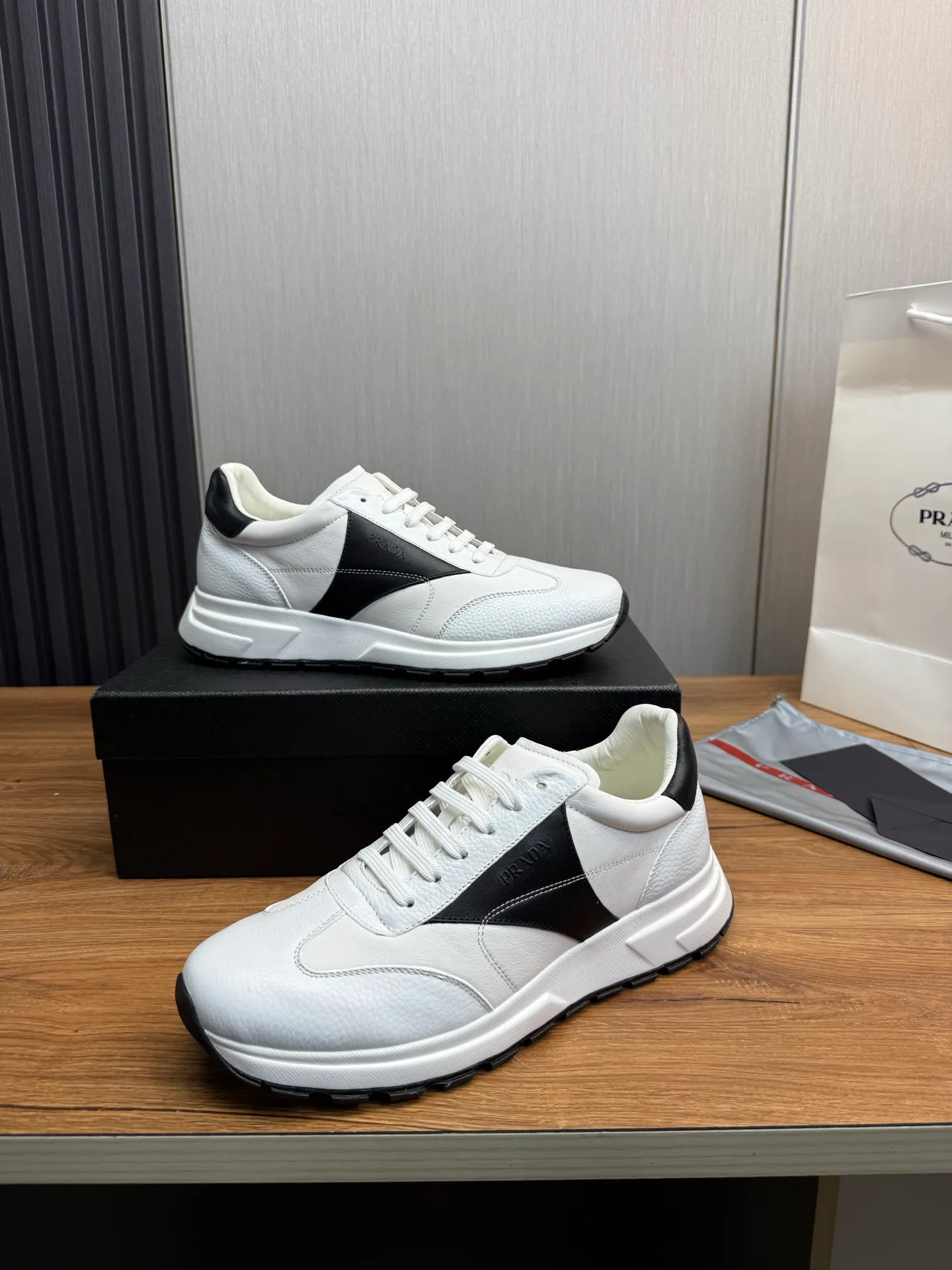 Men's shoes 💰800💰 [PRADA] Men's shoes are popular in the counter, official website is synchronized, 1 high-quality shipment ✔️Original cowhide + cowhide lining, 1🆚1 replica, original sole, 38-45 (38.45 custom-made, non-returnable)